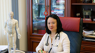Dr. med. Jü Tang